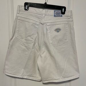 VNTG 90s Levi’s Native Blue High Waisted White Denim Shorts